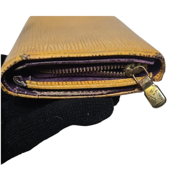 Authentic Elise Epi Louis Vuitton Yellow Leather Wallet with Snap Closure - Picture 4 of 15